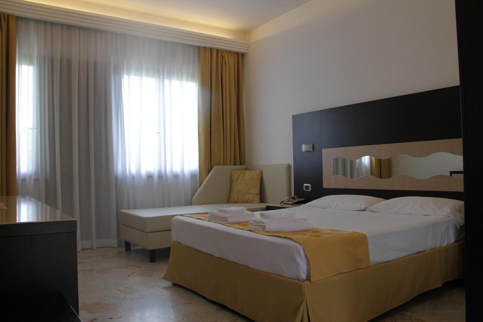 Hotel Boomerang Roma La Massimina-Casal Lumbroso Esterno foto
