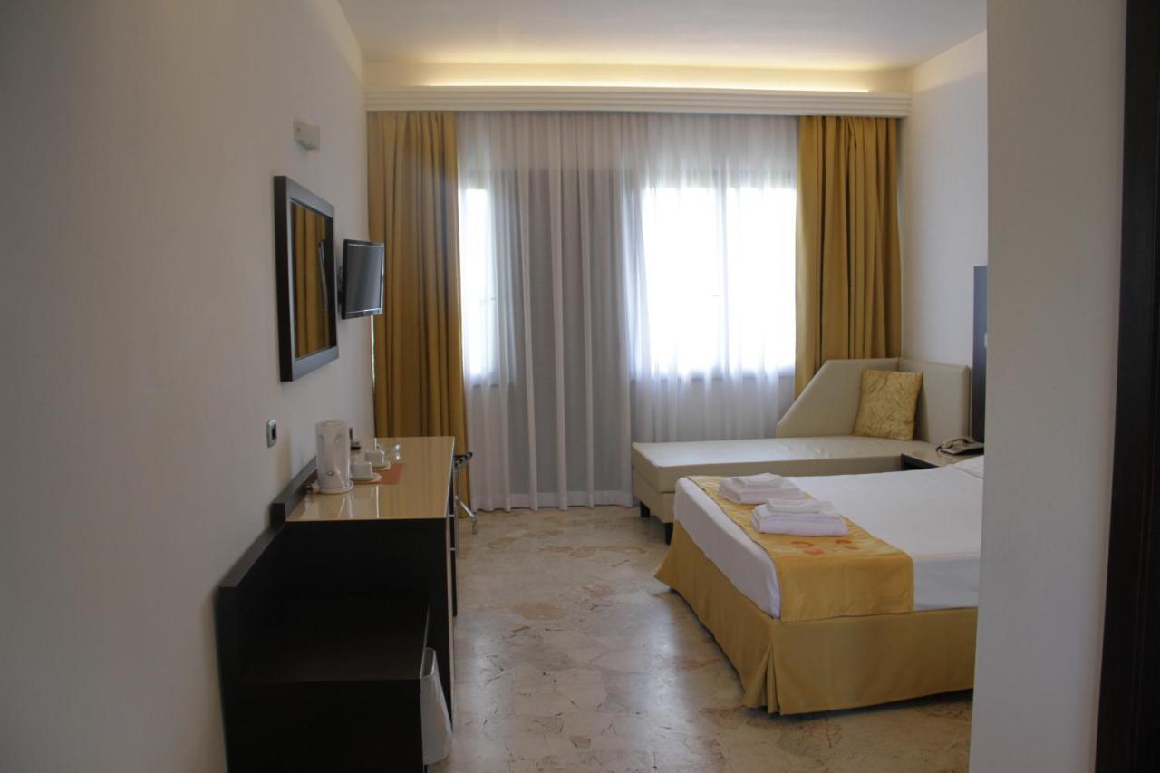Hotel Boomerang Roma La Massimina-Casal Lumbroso Esterno foto